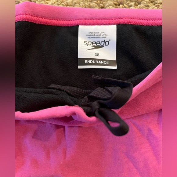 NWT pink Speedo swim brief Sizes 36 and 38 - Picture 6 of 10